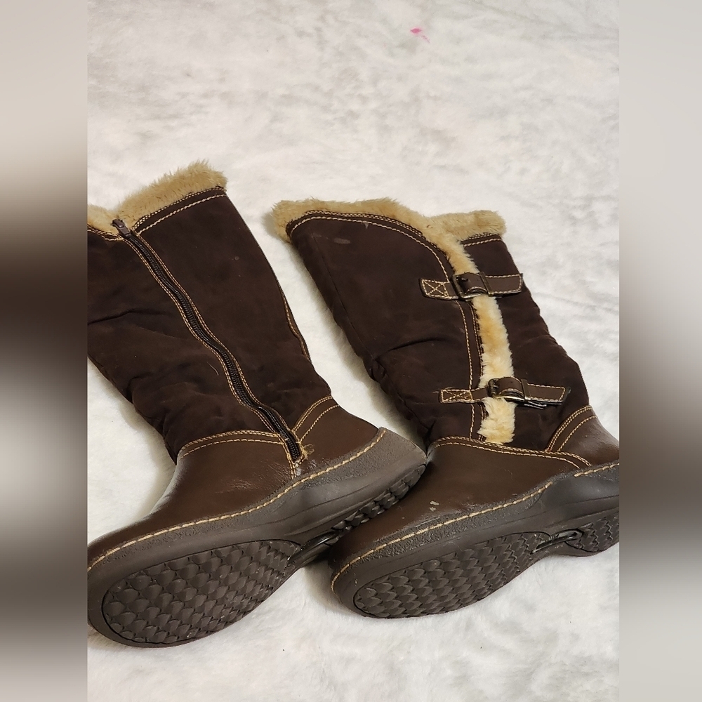 Women boots size 9
